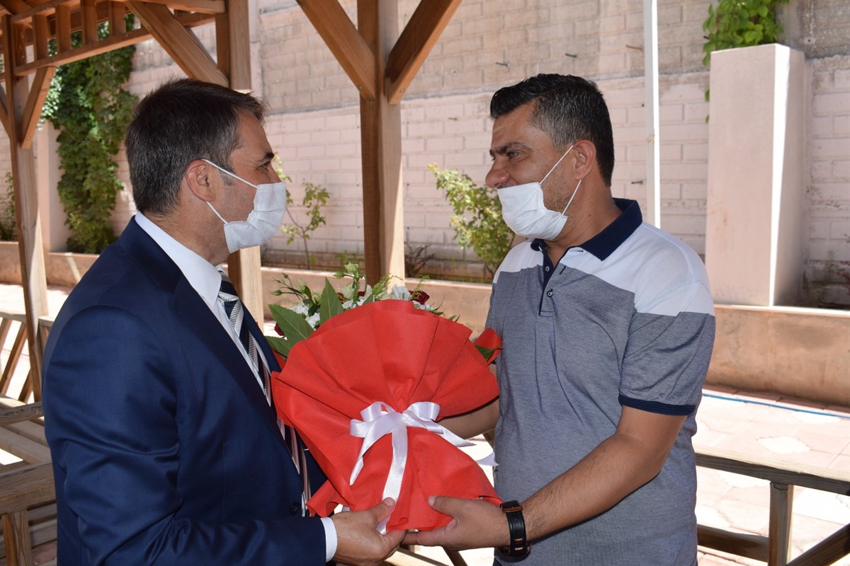Vali Vekili Esen Kurban Bayramı Arefesinde Şehit Ailelerini Ziyaret Etti.